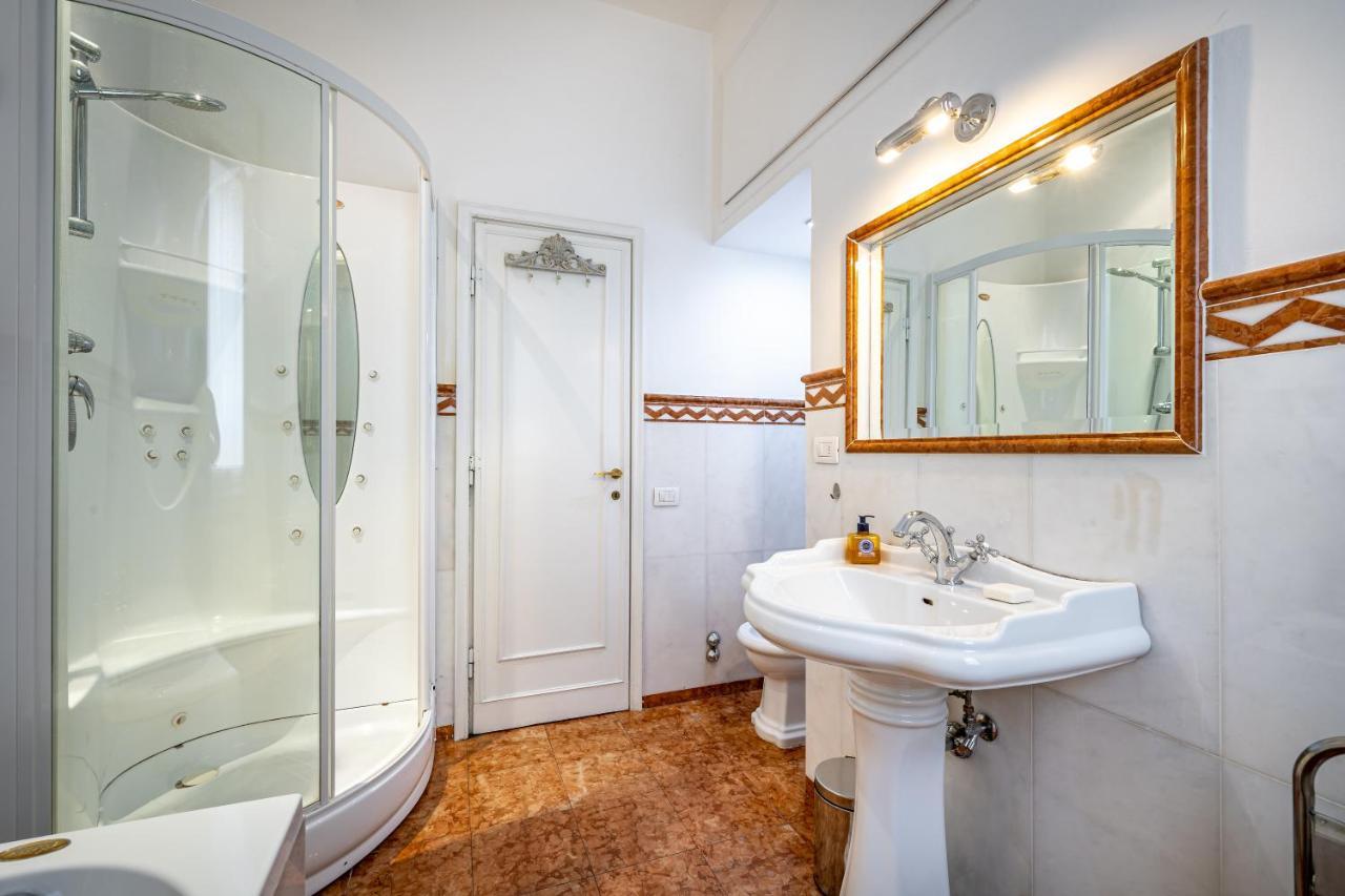 Yid D'Azeglio Luxury Apartment With Parking Florence Luaran gambar