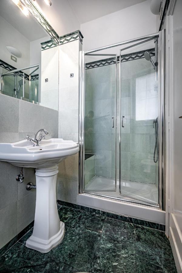 Yid D'Azeglio Luxury Apartment With Parking Florence Luaran gambar